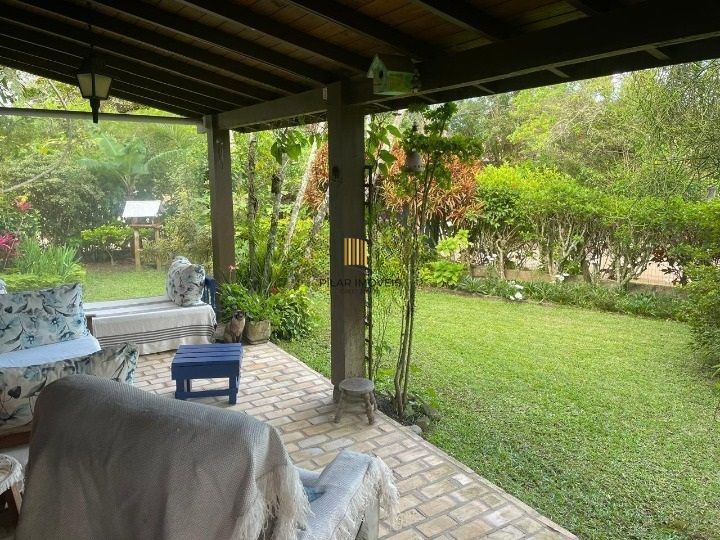 Casa na praia de Garopaba / SC com 3 quartos (sendo 1 suíte), com 145,26 m