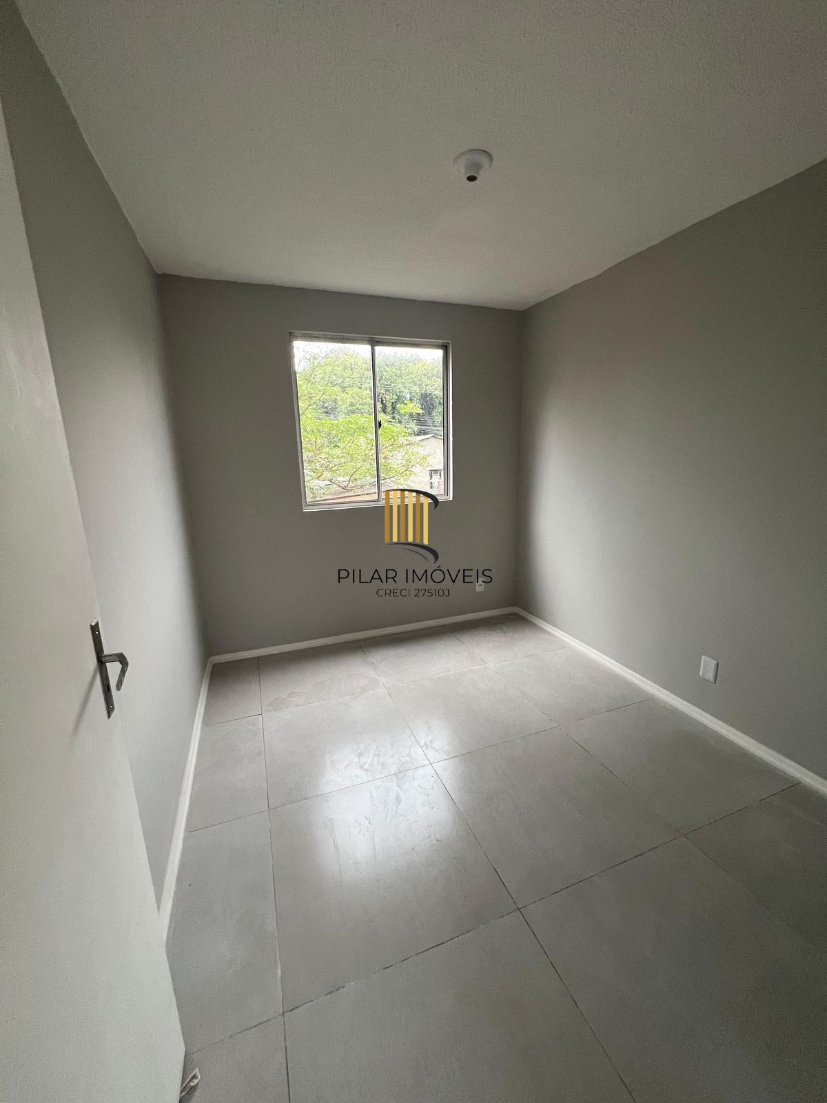 VENDO APARTAMENTO Estrada do Barro Vermelho  Villa Liane