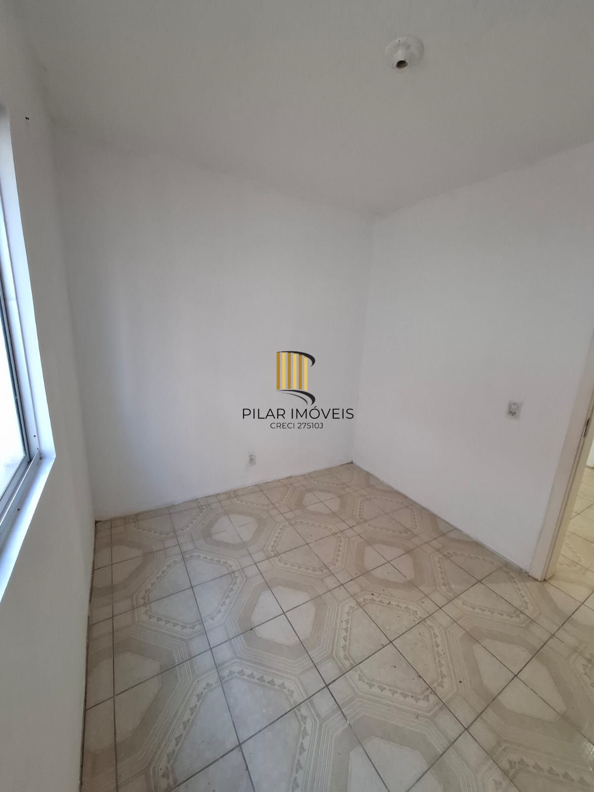 Apartamento 2 dromitórios - bairro restinga.
