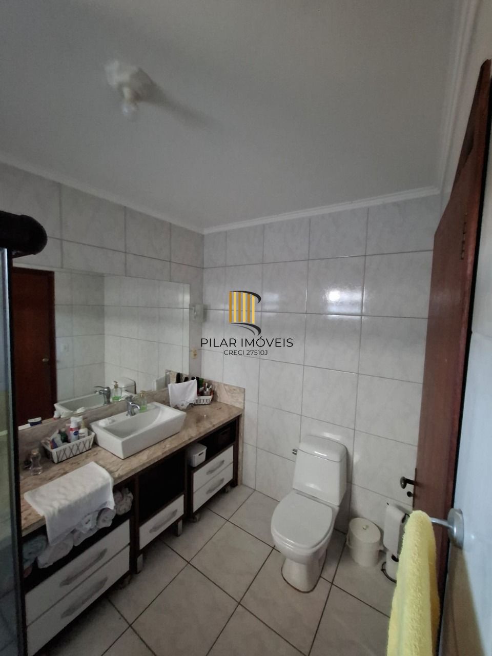 Casa 4 dormitórios no bairro Vila Nova