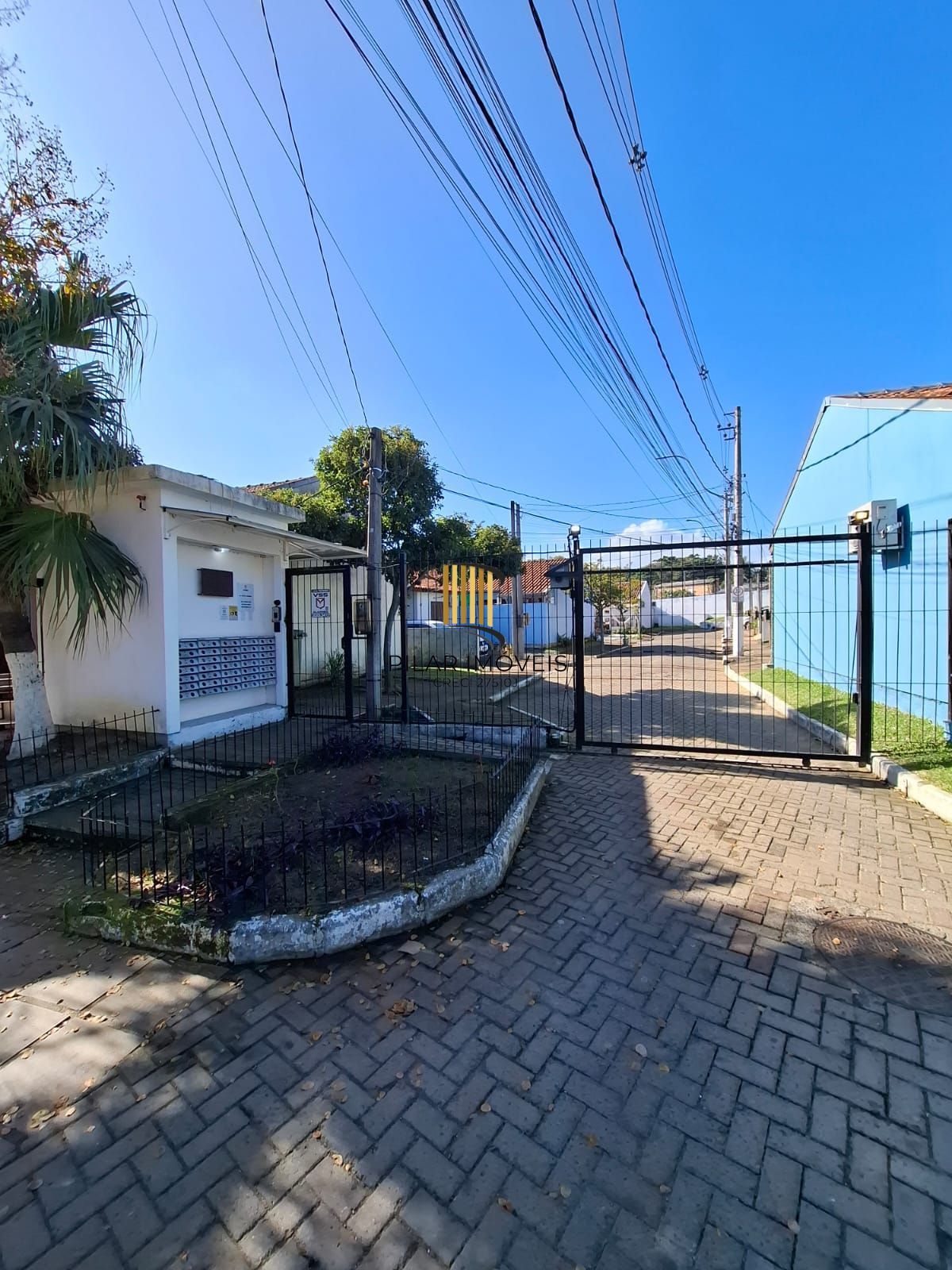 Casa de 1 Dormitório dentro de condomínio fechado no bairro Guáruja. - Pilar Imóveis