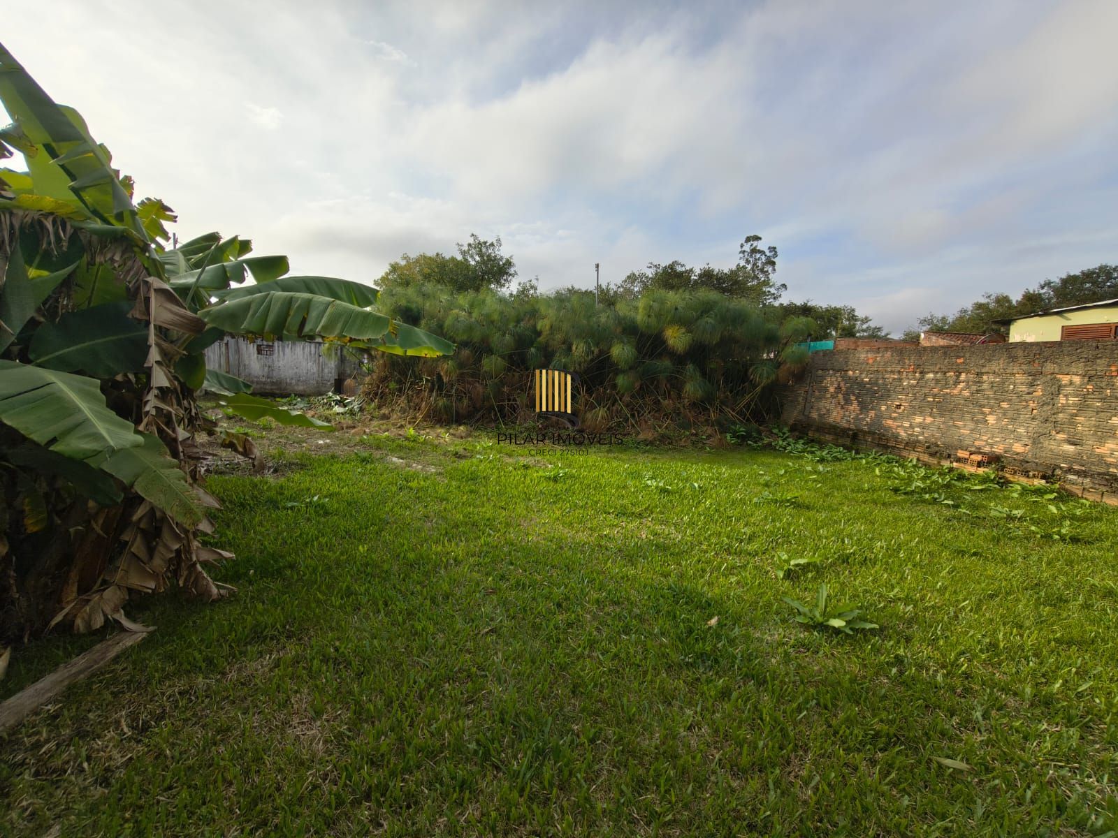 Terreno medindo 1.296m² no bairro Ponta Grossa - Porto Alegre/RS