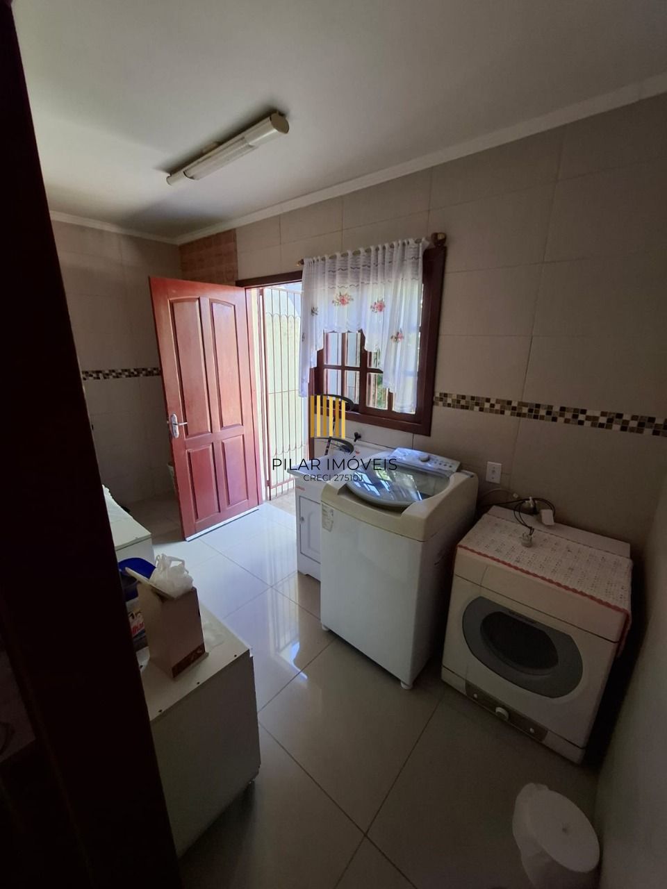 Casa 4 dormitórios no bairro Vila Nova