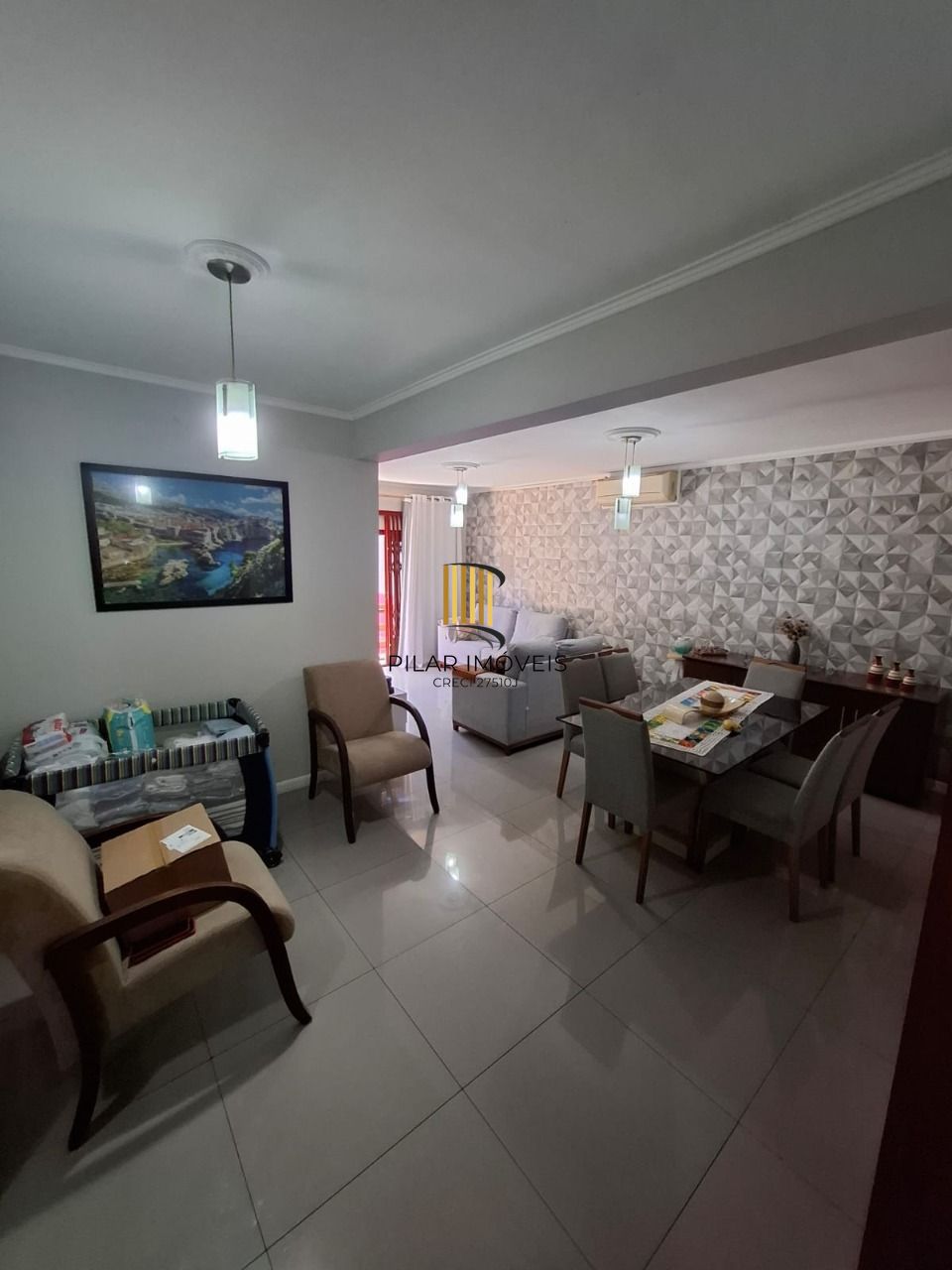 Casa 4 dormitórios no bairro Vila Nova