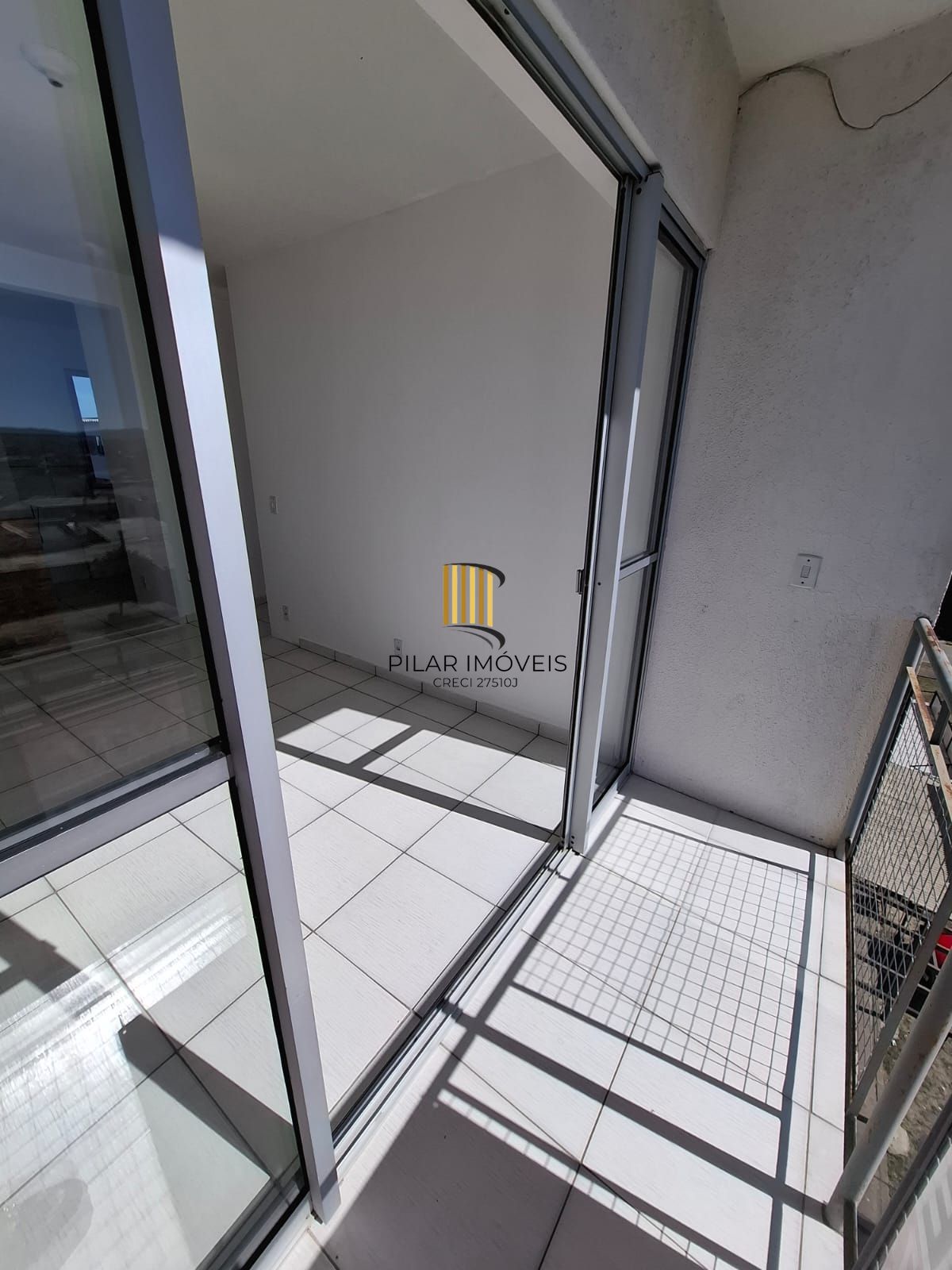 Apartamento 1 dormitório com Sacada Bairro Restinga - Financiado