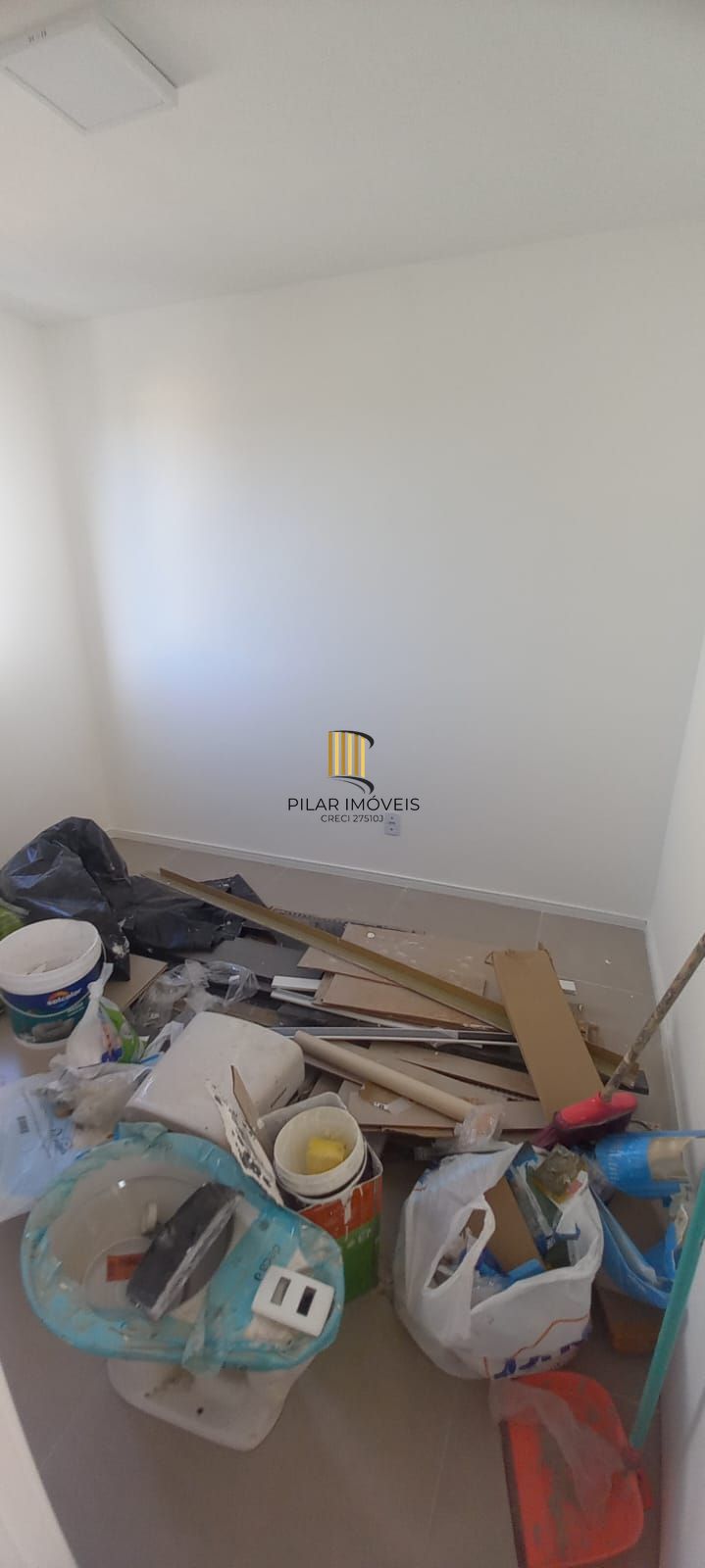 Apartamento a Venda 2 Dormitórios Semi Mobiliado Porto Alegre/RS
