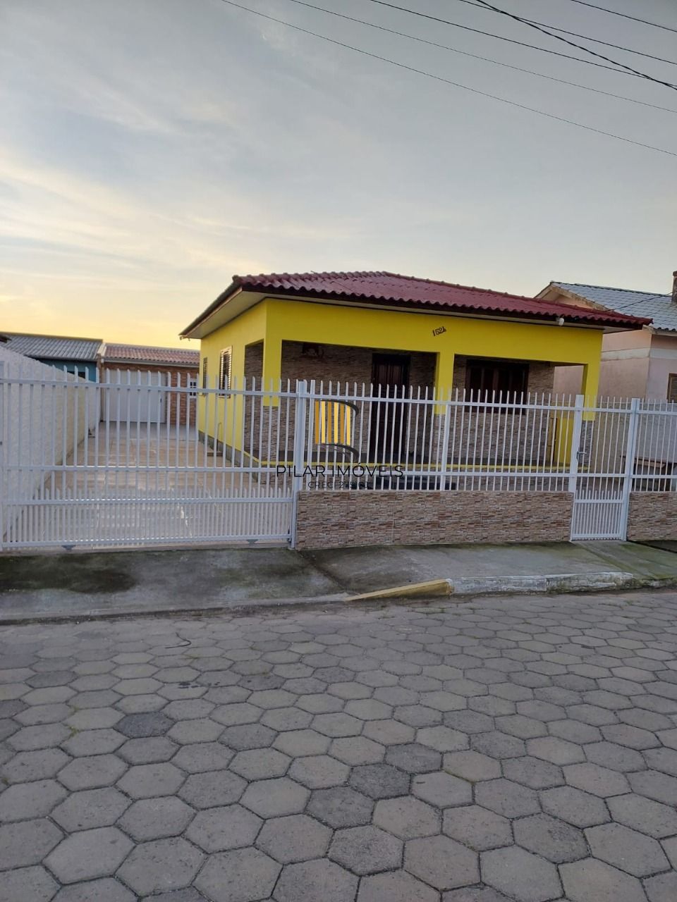 Casa à venda, com piscina em Arroio do Silva, SC