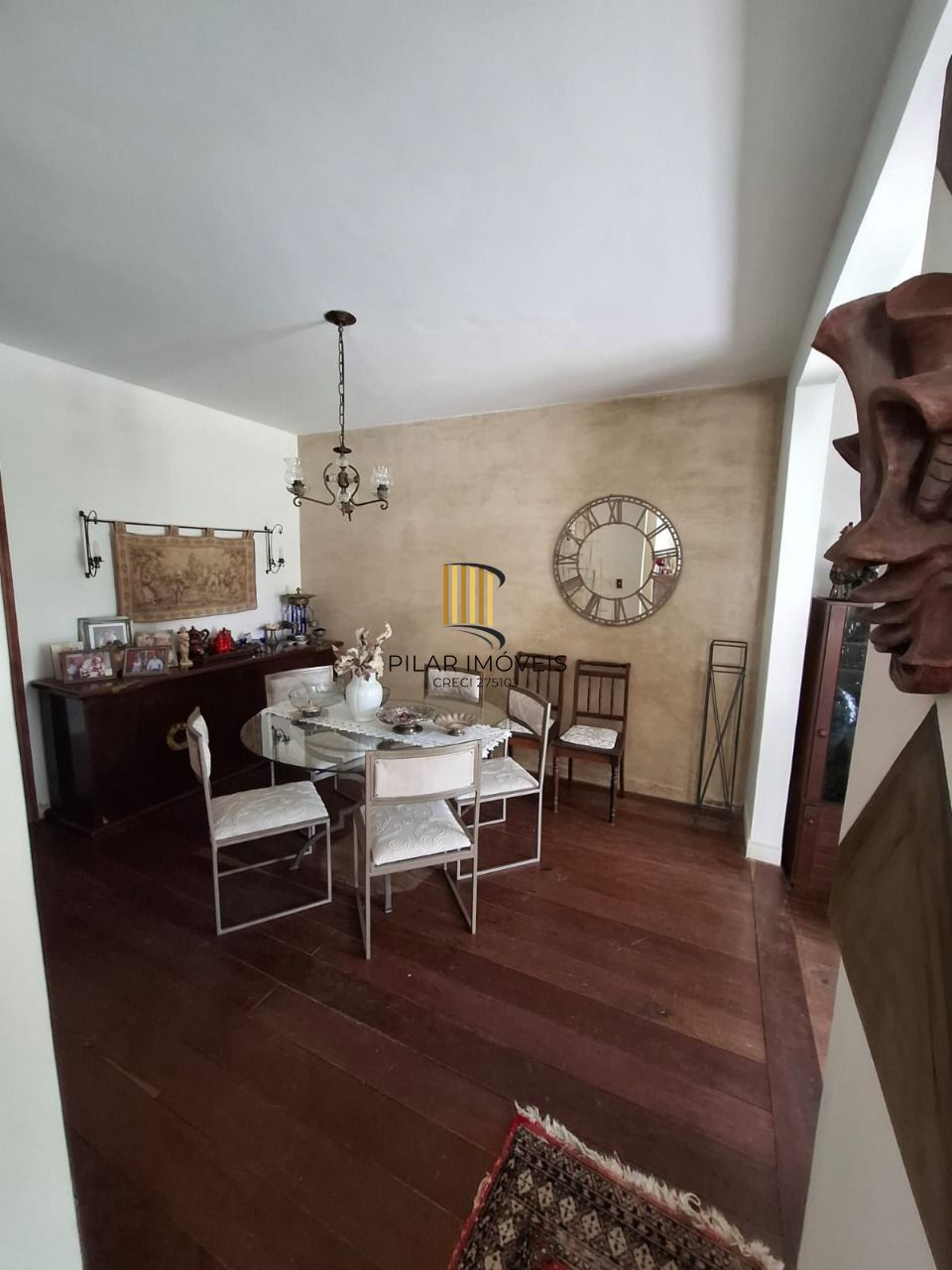 Casa em Porto Alegre, no bairro Ipanema, com 3 dormitório(s), e 3 banheiros, à venda.