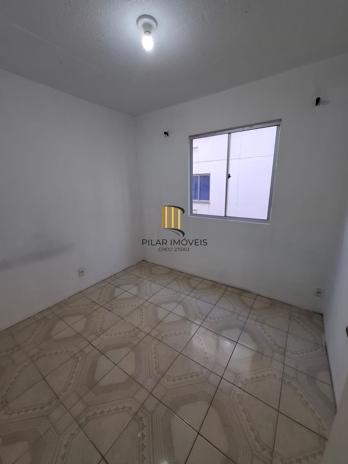 Apartamento 2 dromitórios - bairro restinga.