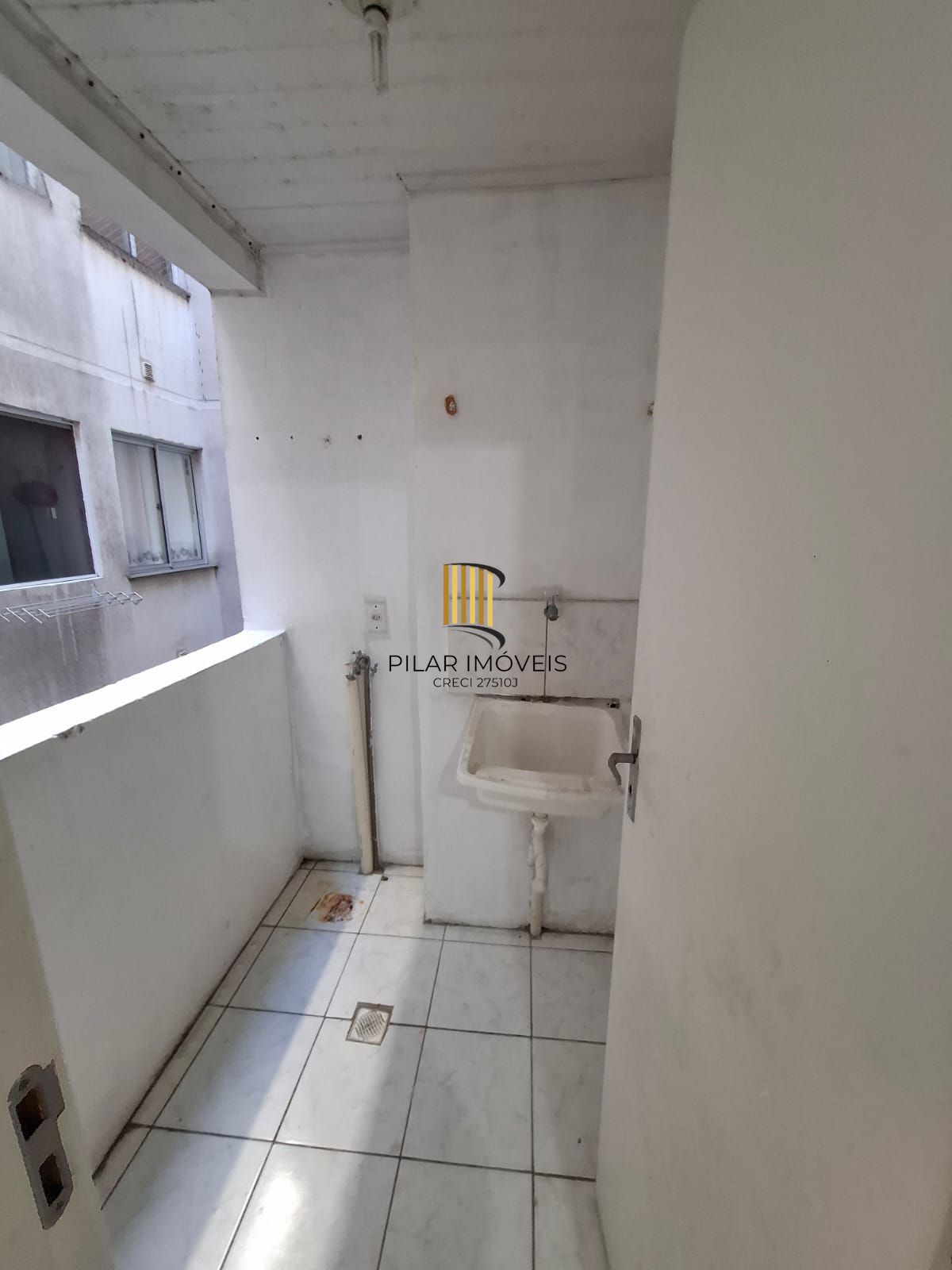 Apartamento 2 dromitórios - bairro restinga.