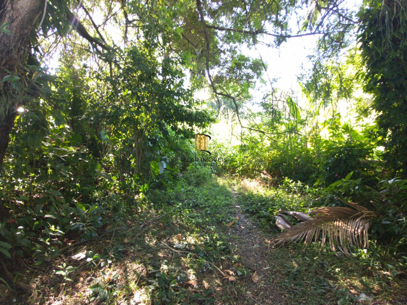 Terreno à venda medindo 45x25 próximo a Juca Batista, Zona Sul POA