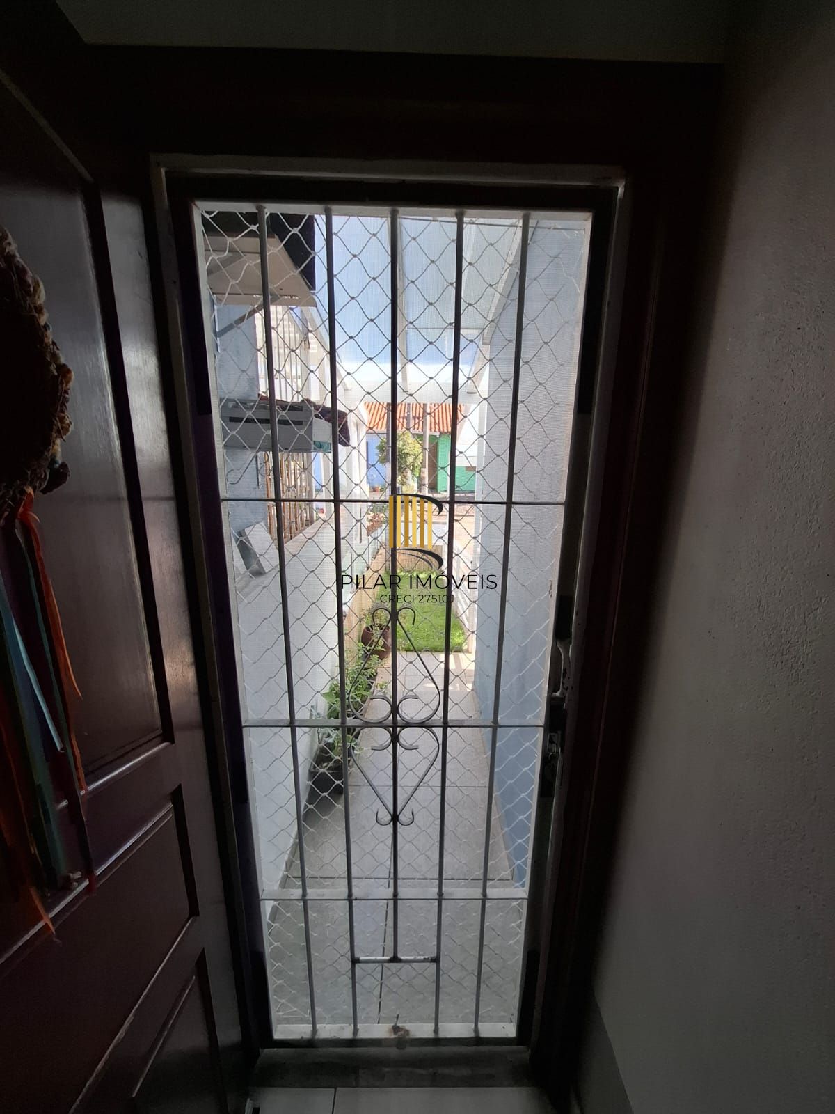 Casa de 1 Dormitório dentro de condomínio fechado no bairro Guáruja.