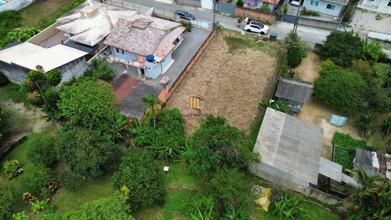 Terreno no bairro Aririú da Formiga