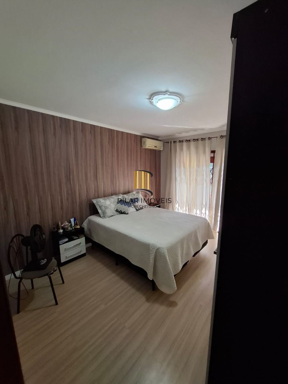 Casa 4 dormitórios no bairro Vila Nova