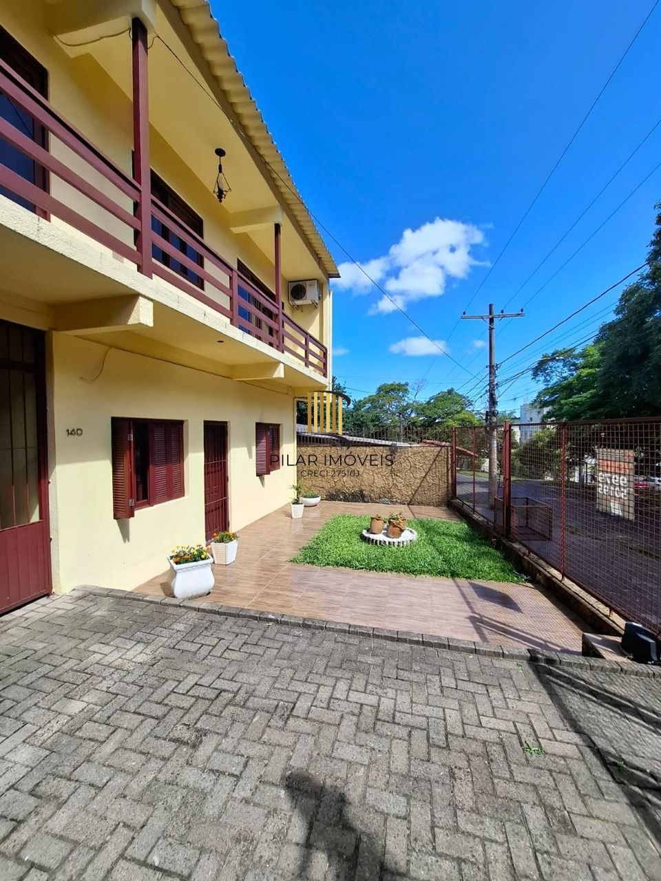 Casa 4 dormitórios no bairro Vila Nova