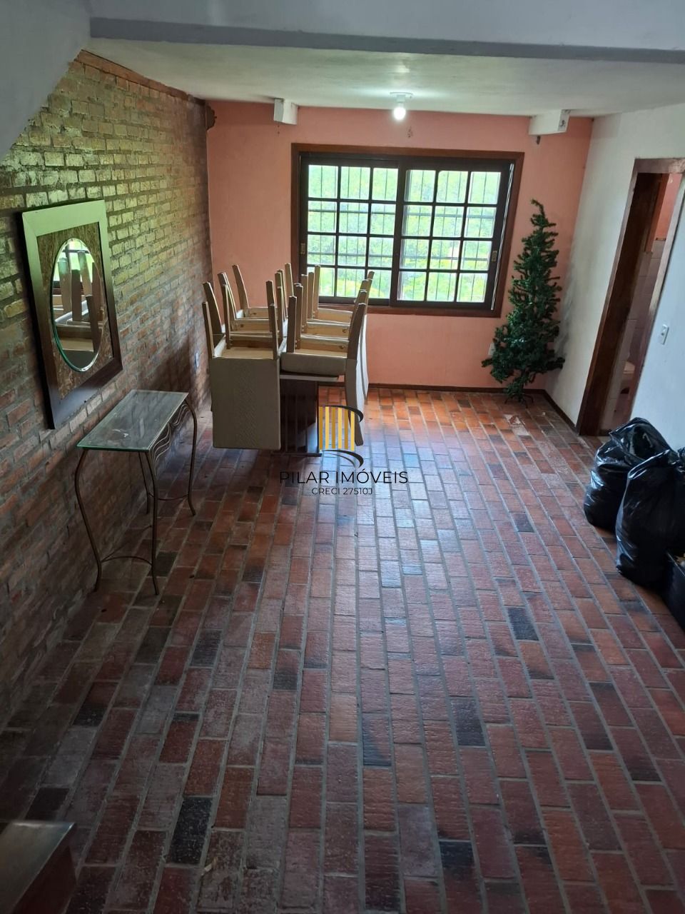 Casa com Excelente Localização - Próxima à Avenida Edgar Pires de Castro.