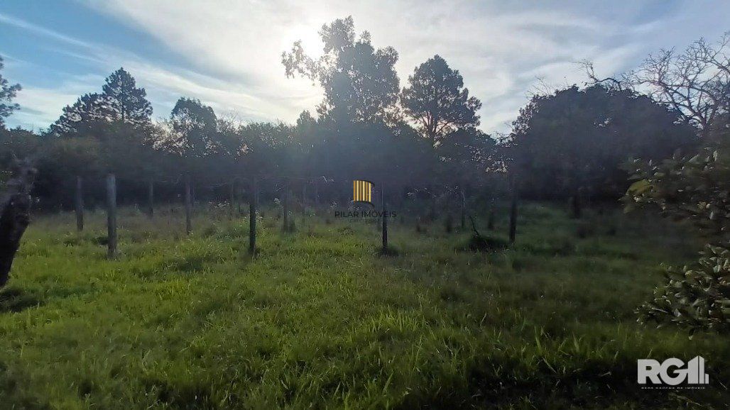 Sítio com 7.000m² no Parque Florestal Itapuã composto por dois terrenos, o primeiro medindo 3.420m² e o segundo 3.562,50m² Uma excelente opção para quem busca tranquilidade mesmo dentro da cidade.