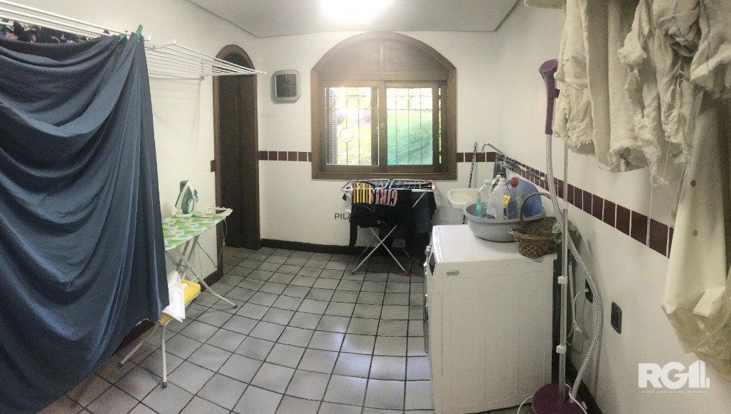 Casa de Condomínio 3 dormitórios no bairro Cavalhada