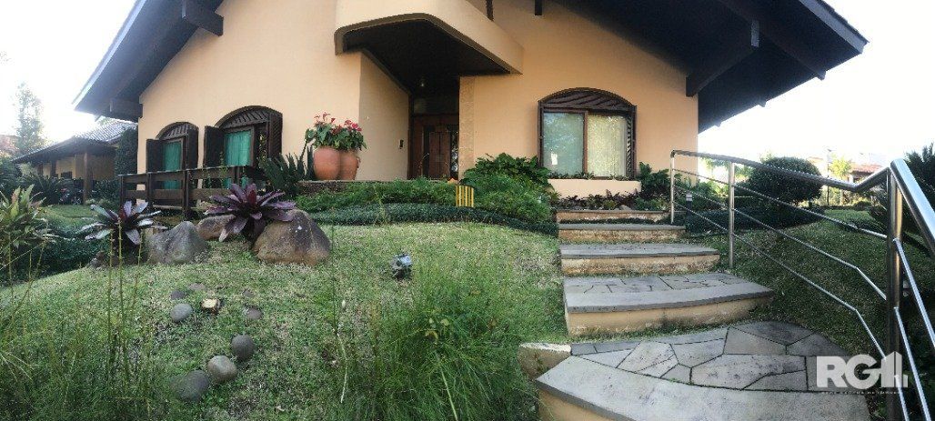 Casa de Condomínio 3 dormitórios no bairro Cavalhada