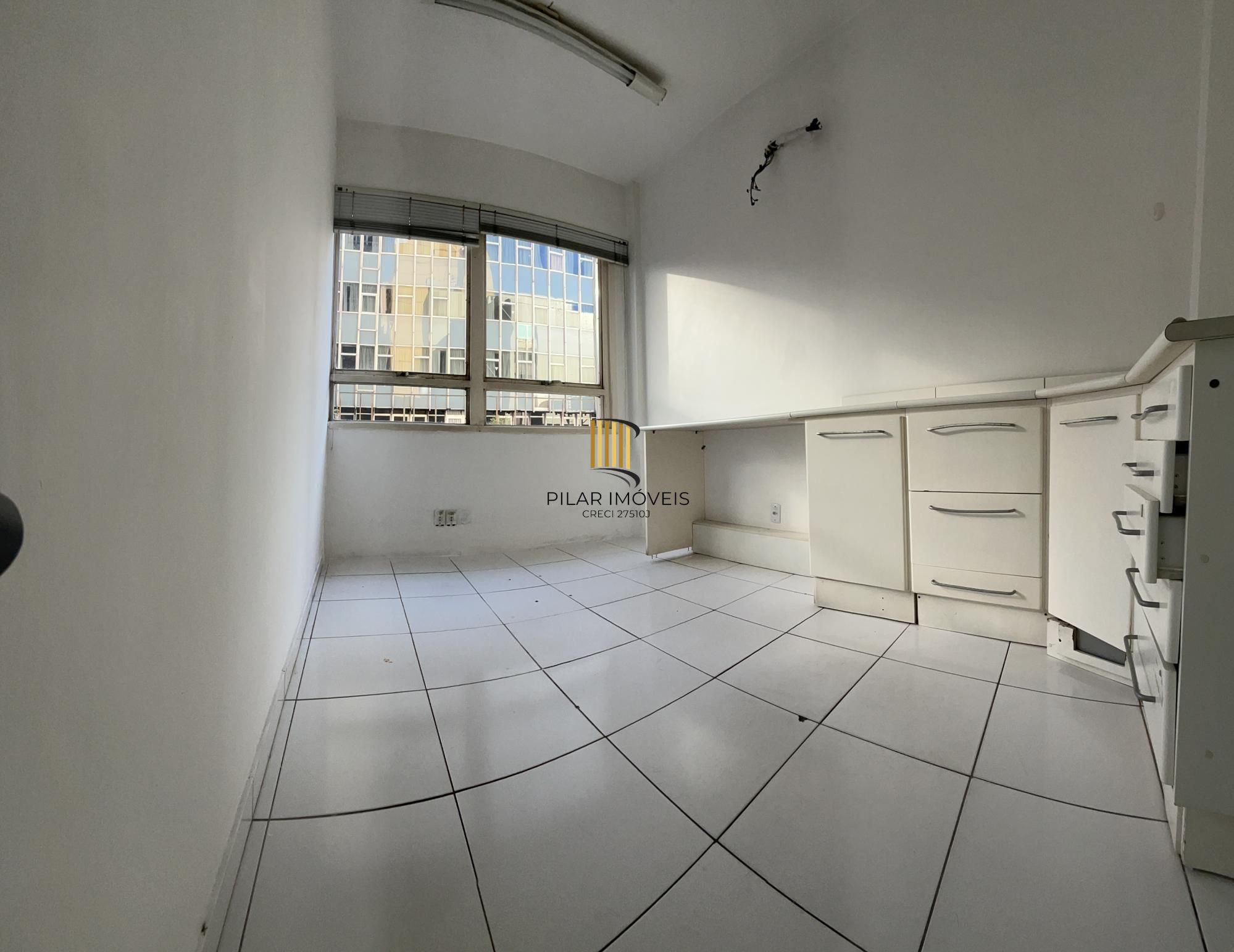 Excelente Oportunidade! Sala comercial para venda no centro de Porto Alegre.