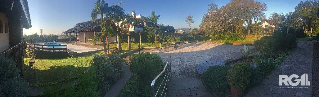 Casa de Condomínio 3 dormitórios no bairro Cavalhada