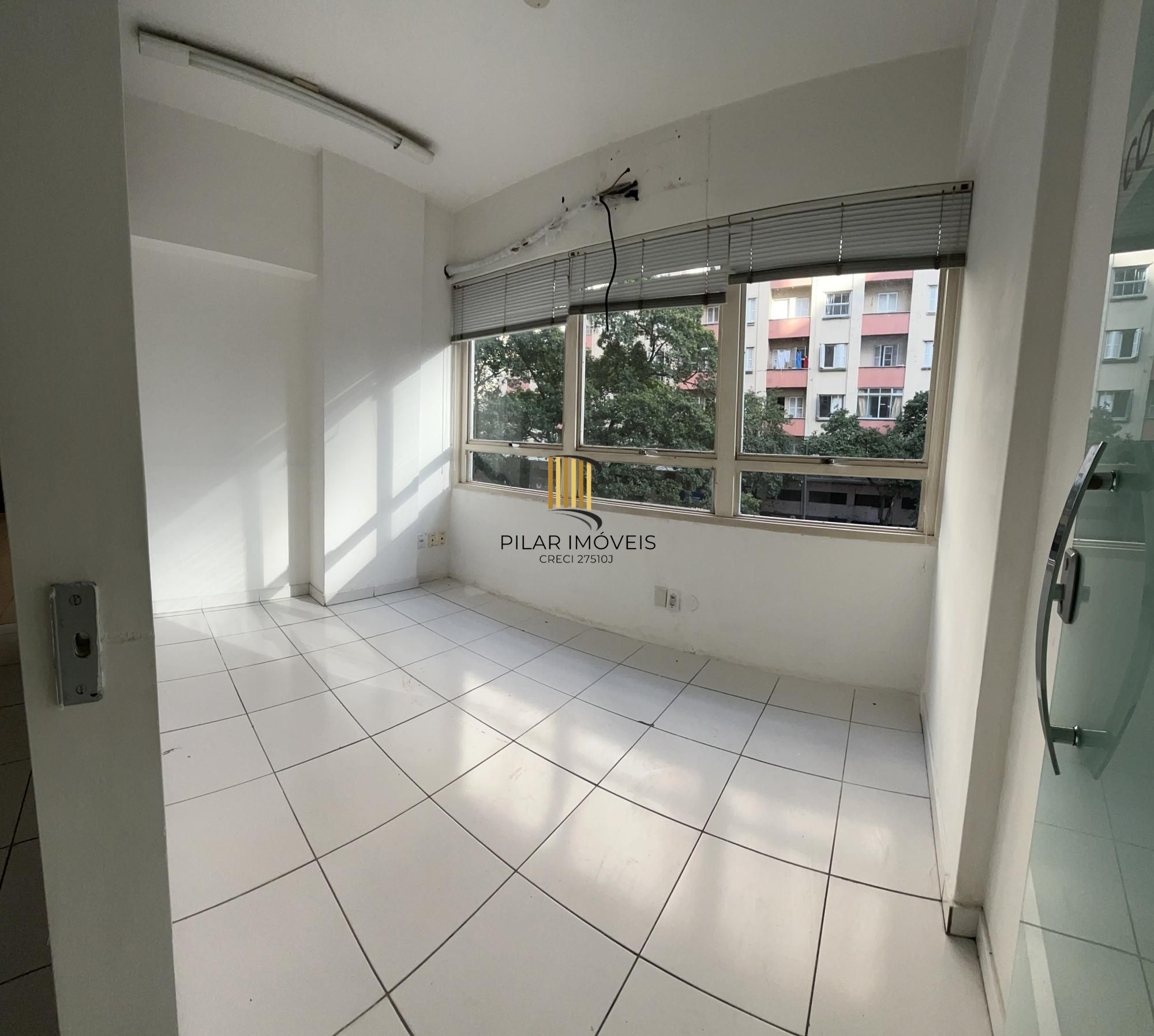 Excelente Oportunidade! Sala comercial para venda no centro de Porto Alegre.