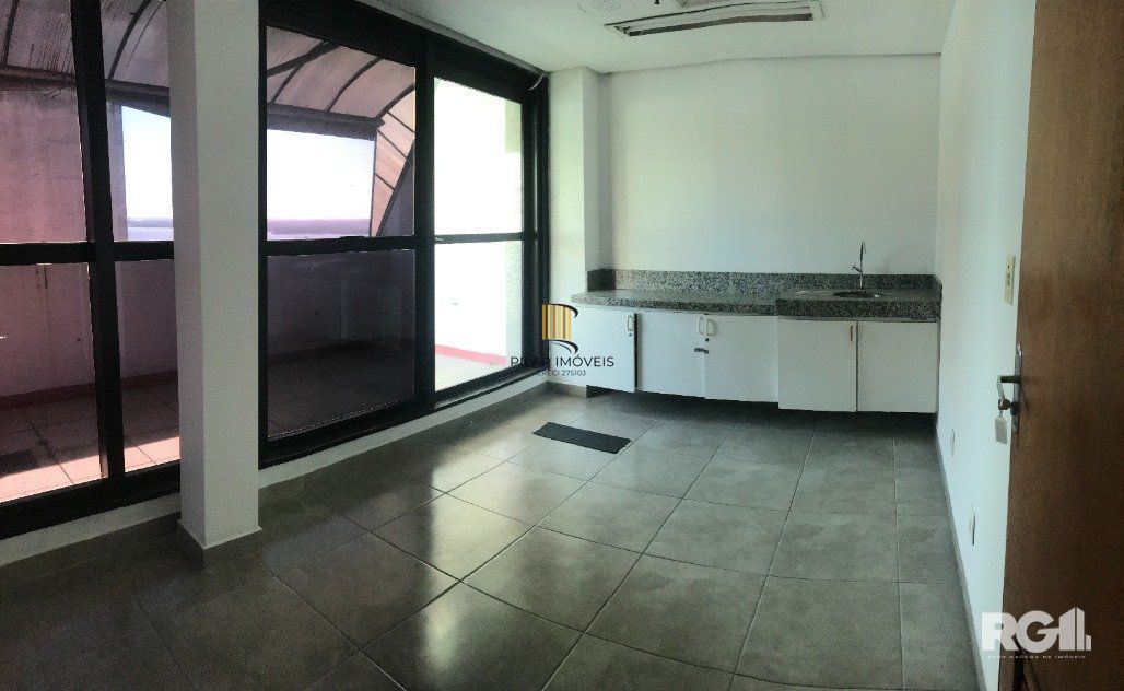 Sala comercial espaçosa, com uma vista deslumbrante para o Guaíba