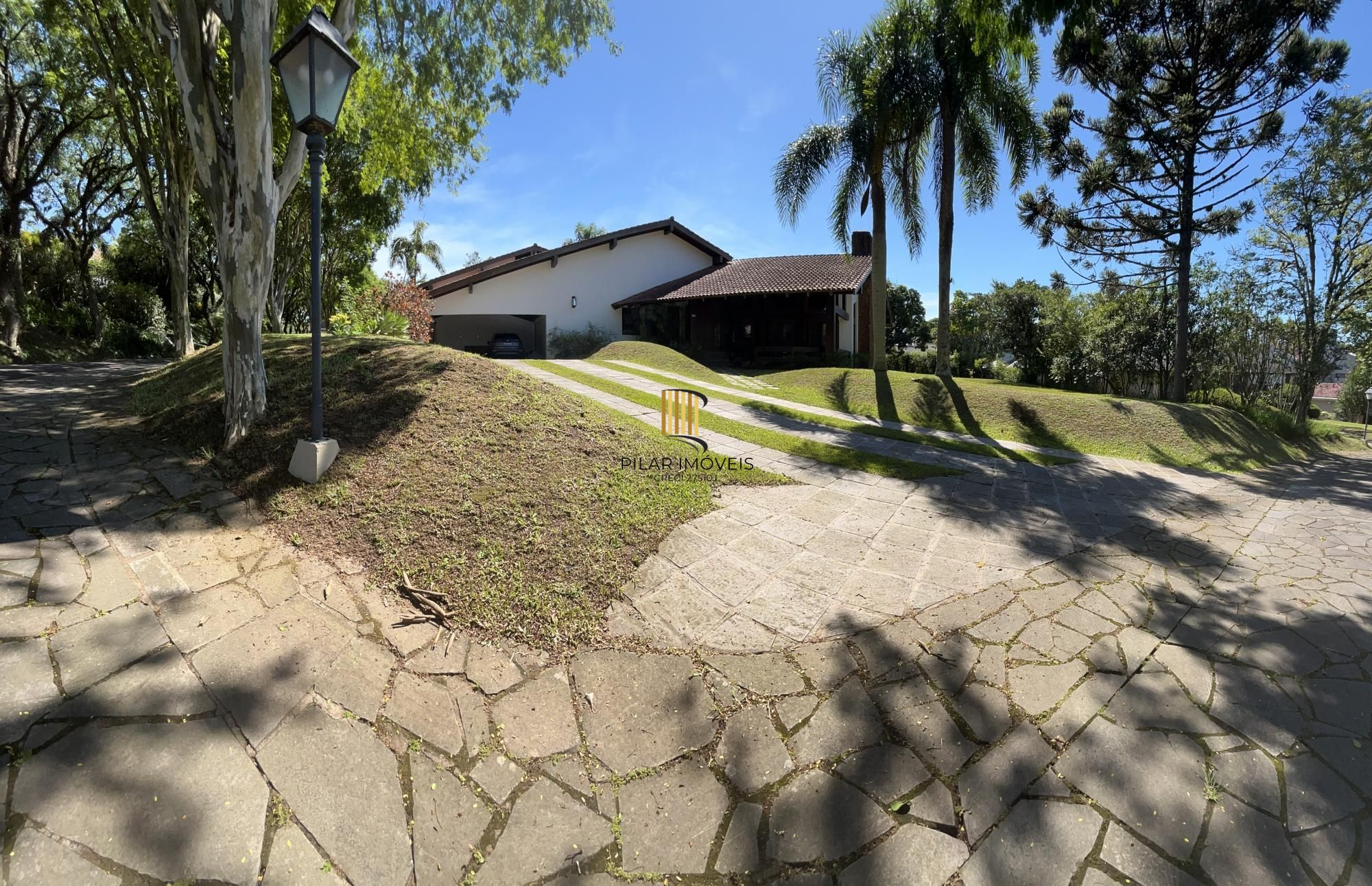 Linda Casa Térrea no Condomínio Horizontal Jardim do Sol