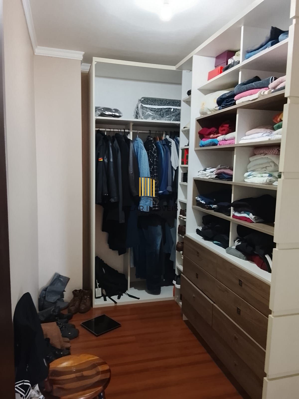 CASA / SOBRADO 5D e 10 vagas 3 Banheiros - Pátio enorme c/ Jacuzi e Pergolado - Living 3 ambientes - Sta Teresa