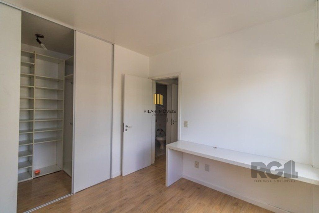 Apartamento 2 Dormitórios,Suíte,Elevador e Garagem no  Bairro Santana