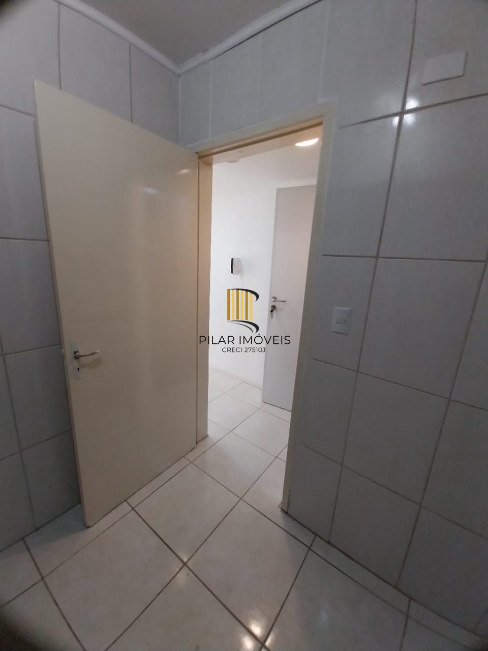 JK na Cidade Baixa, 2 piso, elevador, Preço atrativo.