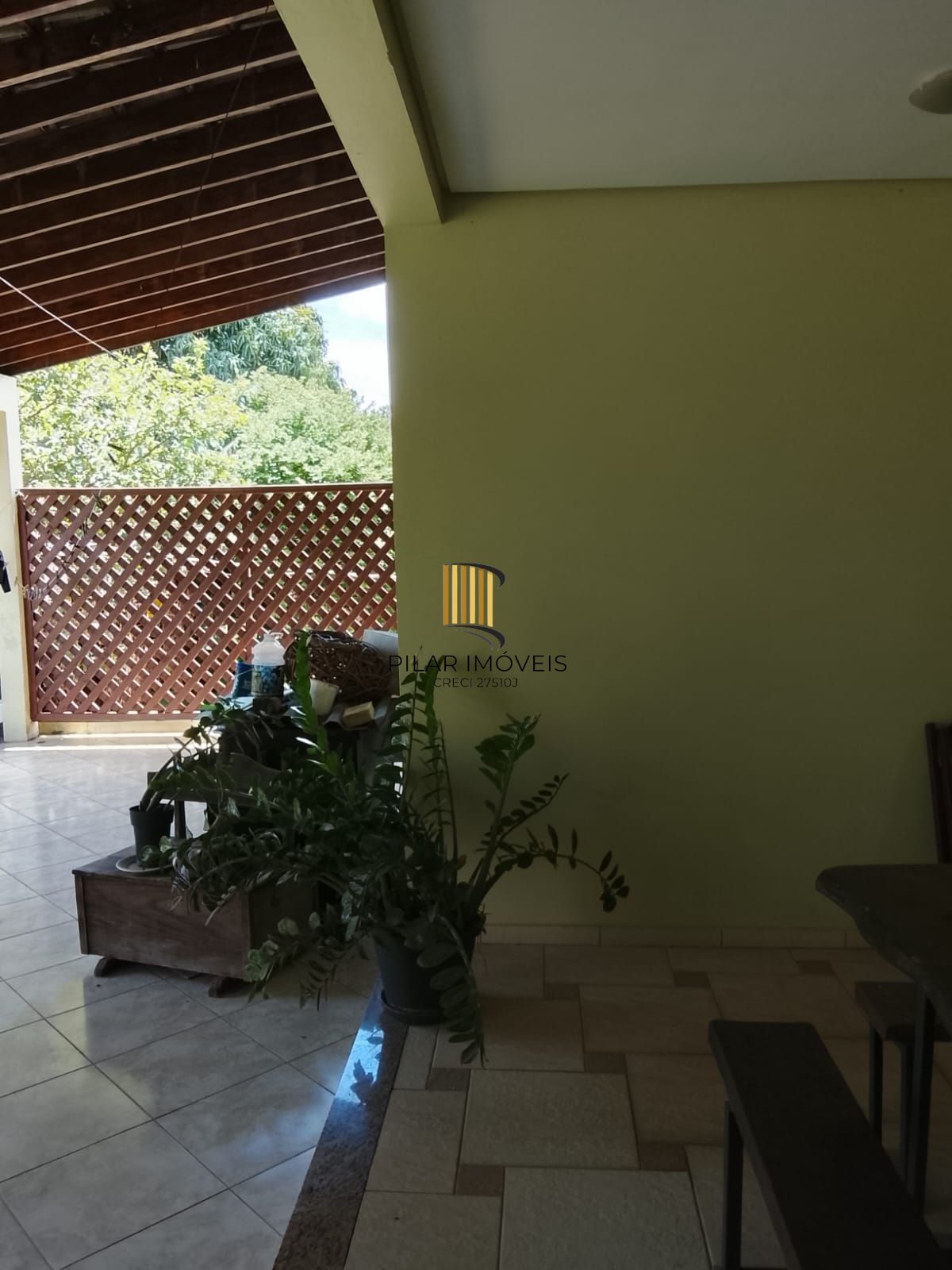 CASA / SOBRADO 5D e 10 vagas 3 Banheiros - Pátio enorme c/ Jacuzi e Pergolado - Living 3 ambientes - Sta Teresa