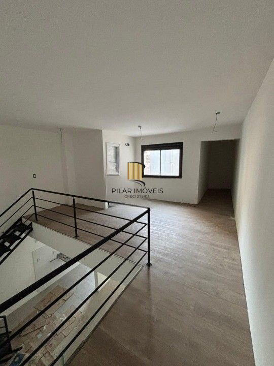 DUPLEX 1D NA CIDADE BAIXA MEZANINO COM CLOSET