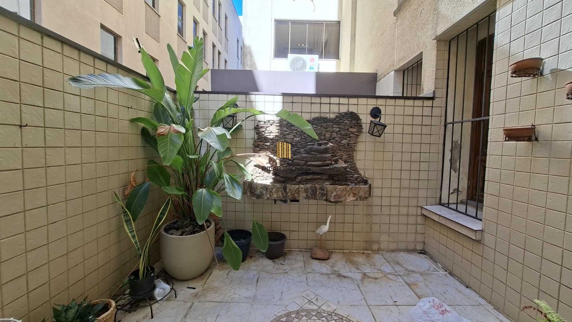 Apartamento com sacada e suite