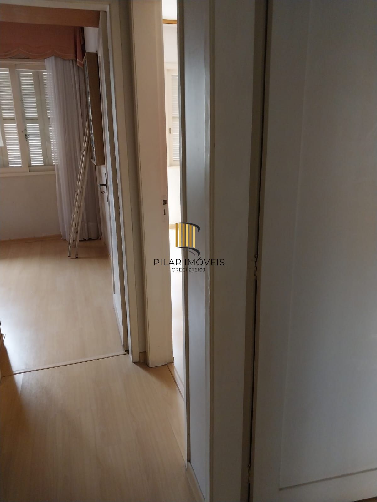 Oportunidade, excelente apartamento 3D, sacada, 2vc, Azenha/Cidade Baixa - P. Alegre