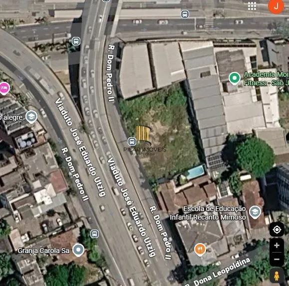 4 Terrenos residencial ou comercial, com tapume na frente, desinpedido sem muros intermediários total de 1.126,81 m²