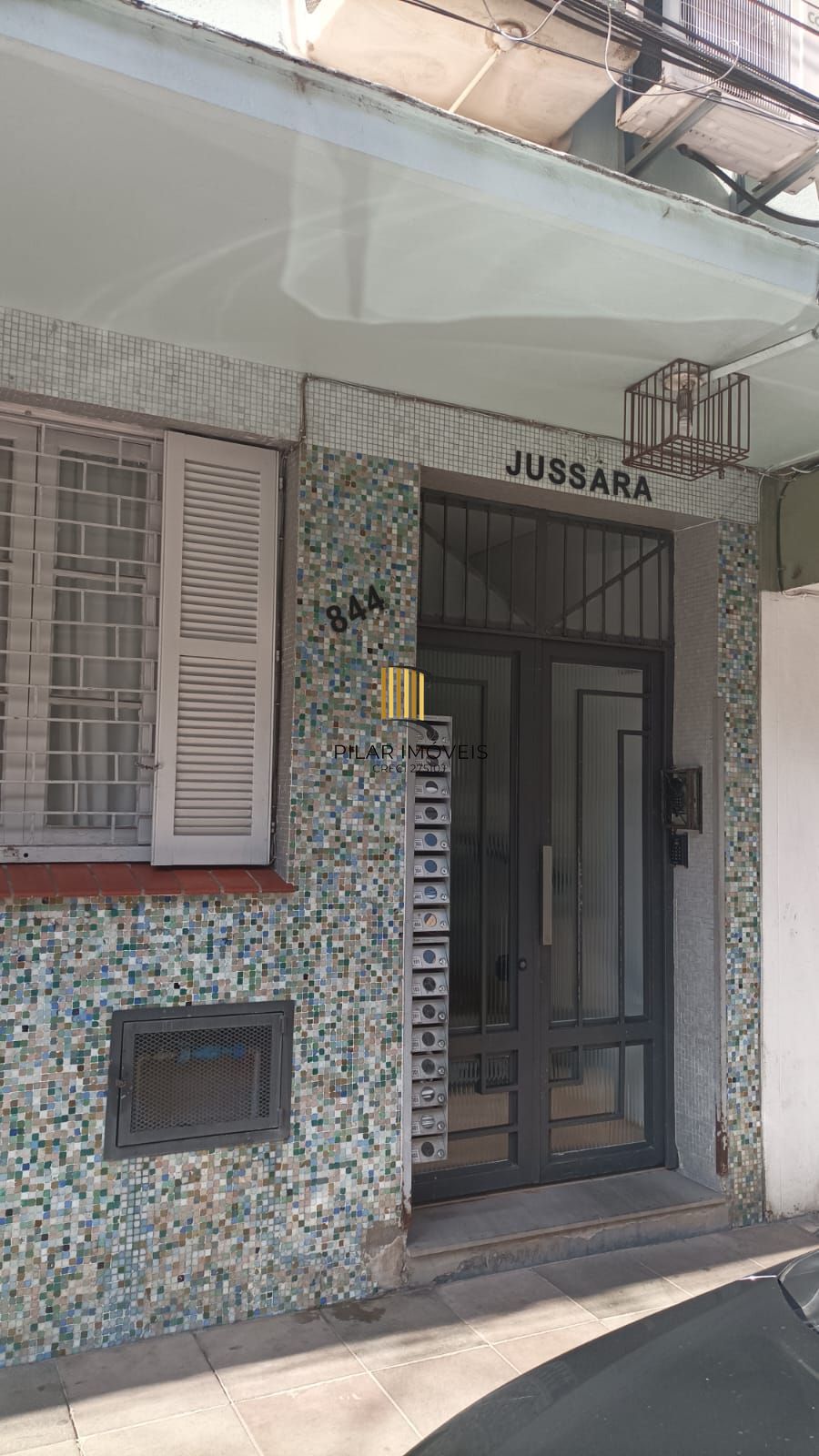 JK / Kitnet AMPLO Cidade Baixa - 1 lance de escada Preço atrativo