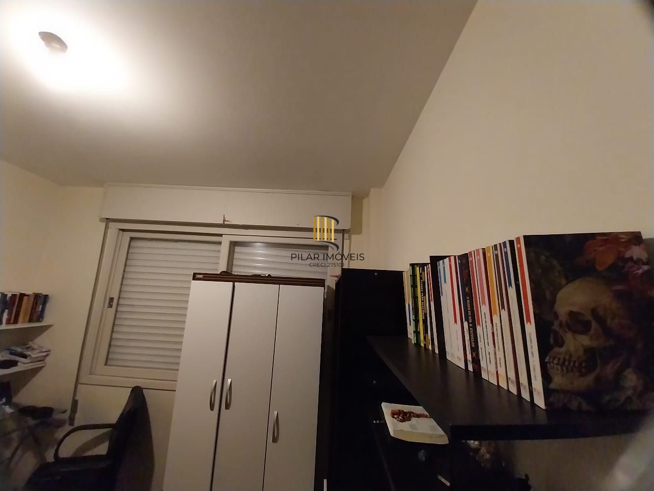 Excelente apartamento, Centro Histórico, de frente, andar alto.