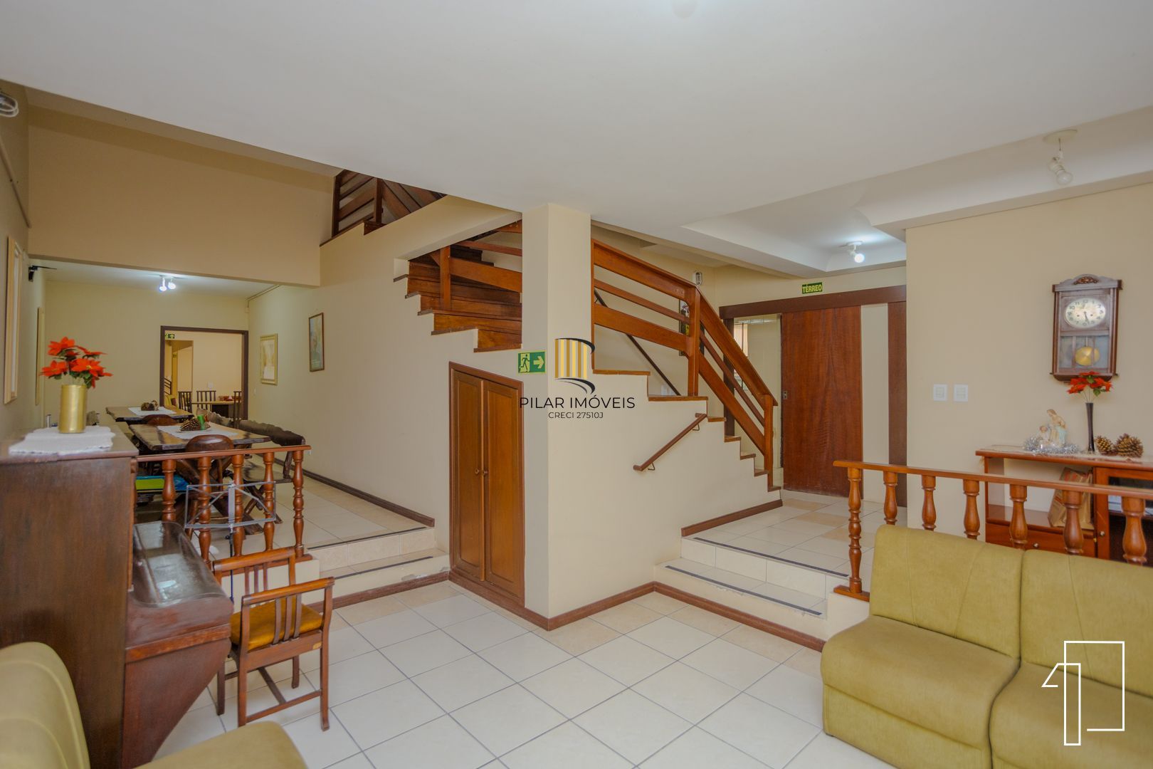 Oportunidade sobrado 2/3 pisos com 21D e 19 suítes - Jdm Botânico - P. Alegre.