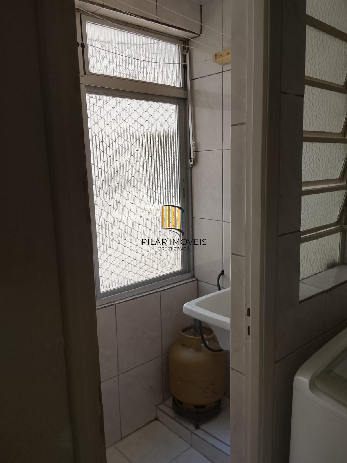 JKZÃO SALA QUARTO CONJUGADOS, COZINHA COM ÁREA DE SERVIÇO E BANHEIRO, C. BAIXA Porto Alegre