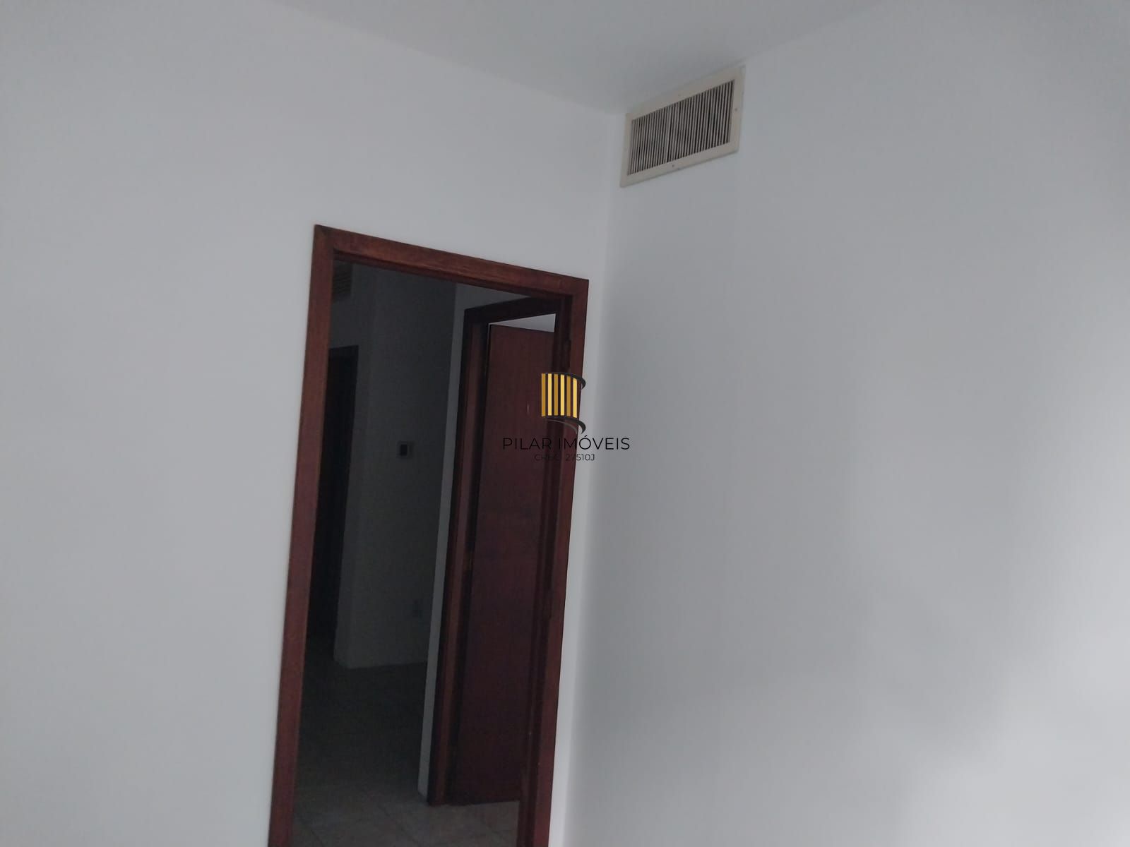 Excelente Conjunto Comercial com BOX, Zona dos Tribunais.
