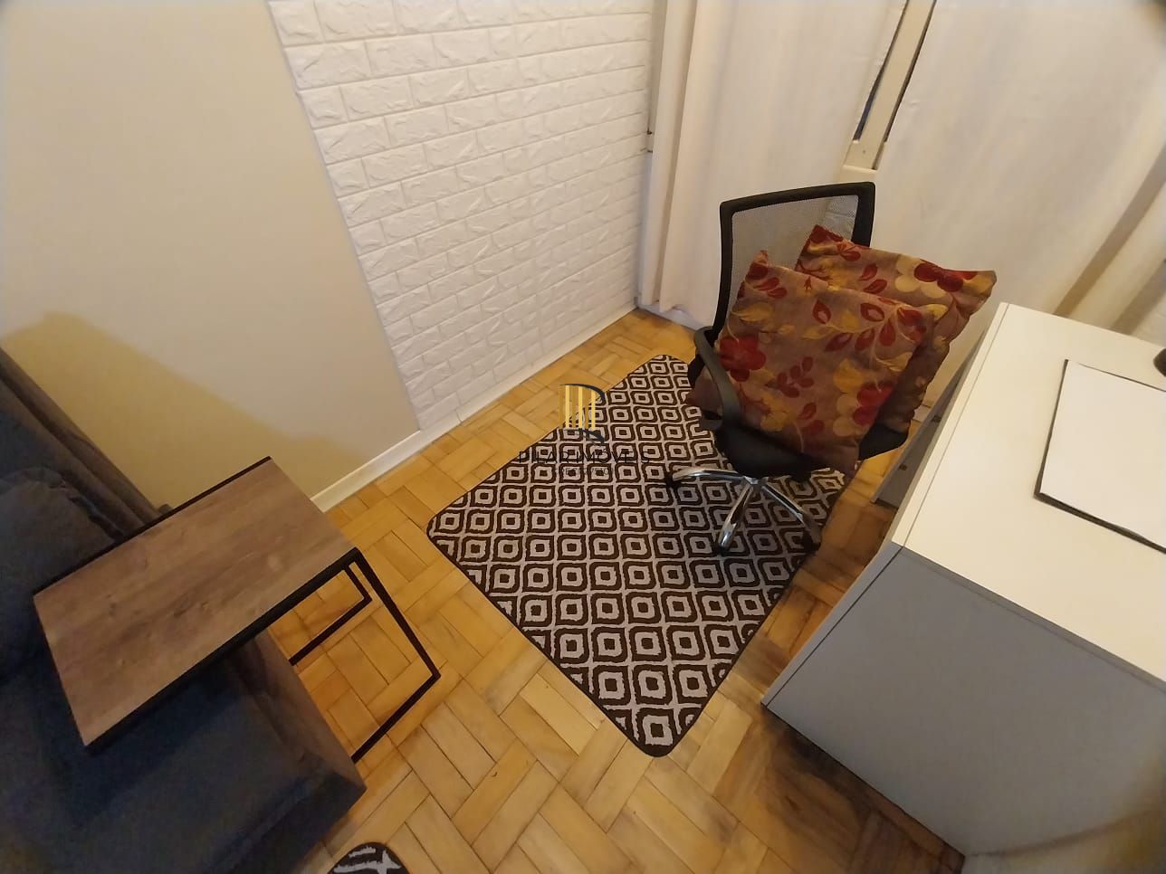 Oportunidade Excelente Apartamento 1D Mobiliado 2 piso com elevador Cidade Baixa.