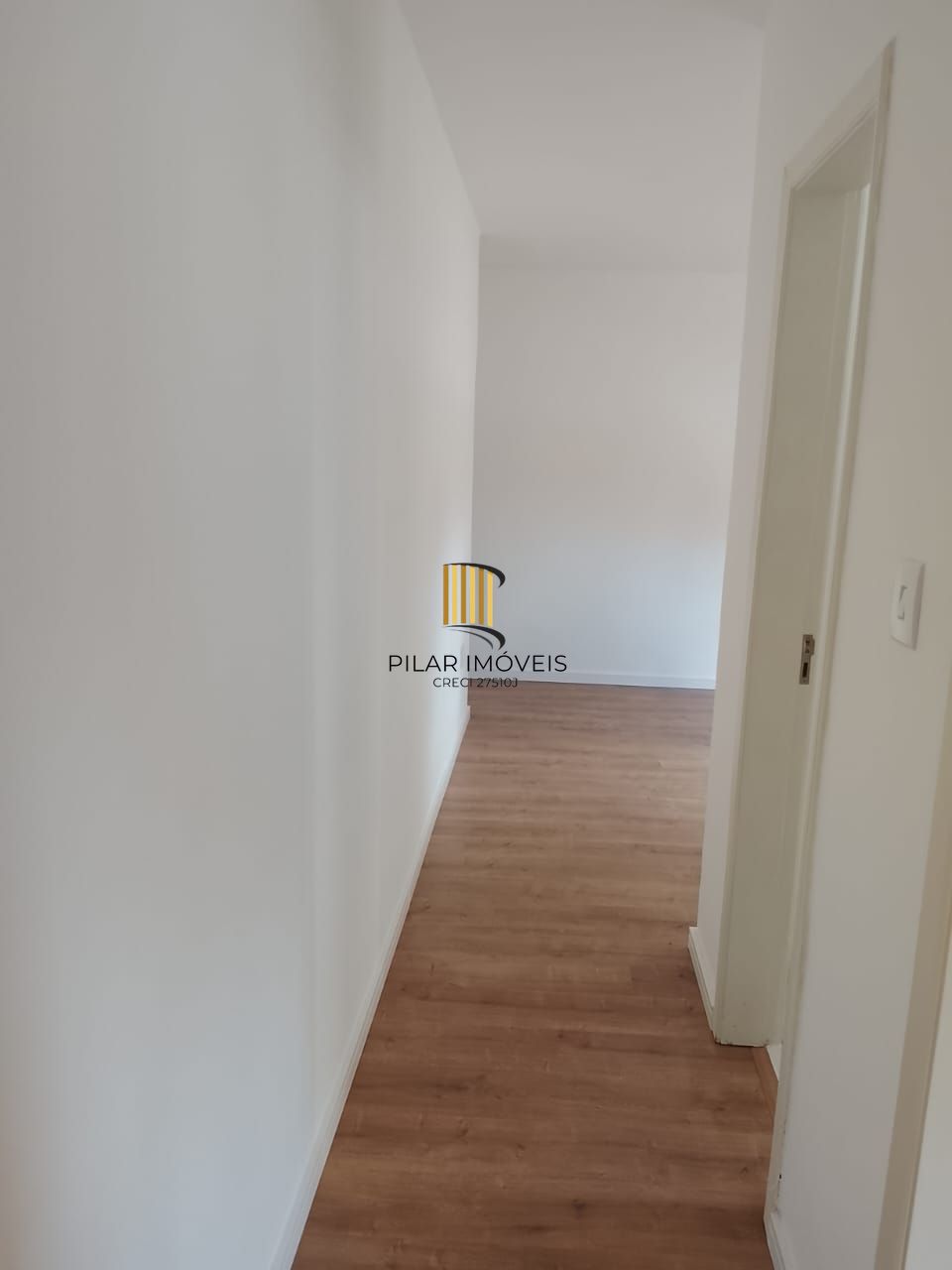 Excelente apto 2 dormitório recém reformado, vaga coberta e fechada - Vila Ipiranga