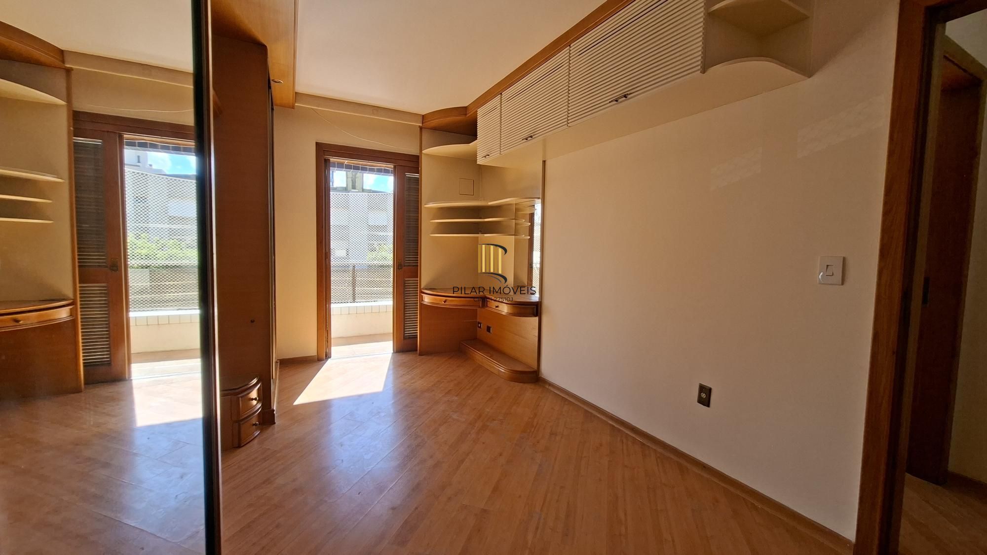 Apartamento com sacada e suite