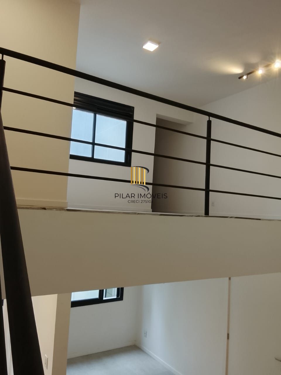 DUPLEX 1D NA CIDADE BAIXA MEZANINO COM CLOSET