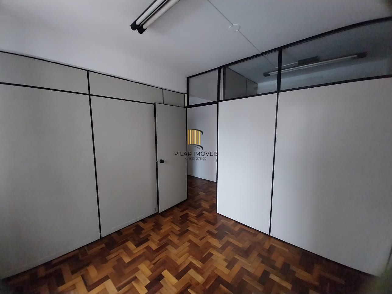 Oportunidade Sala Comercial Centro Frente andar Alto, Preço ATRATIVO.