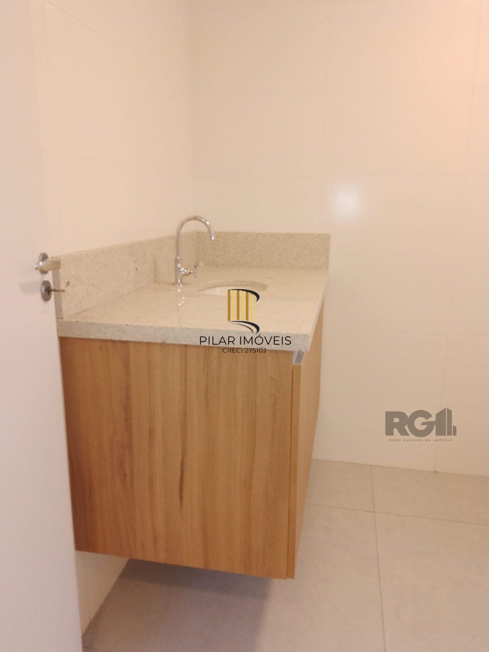 Raridade, apartamento 3 dormitórios,reformado, desocupado,no Centro
