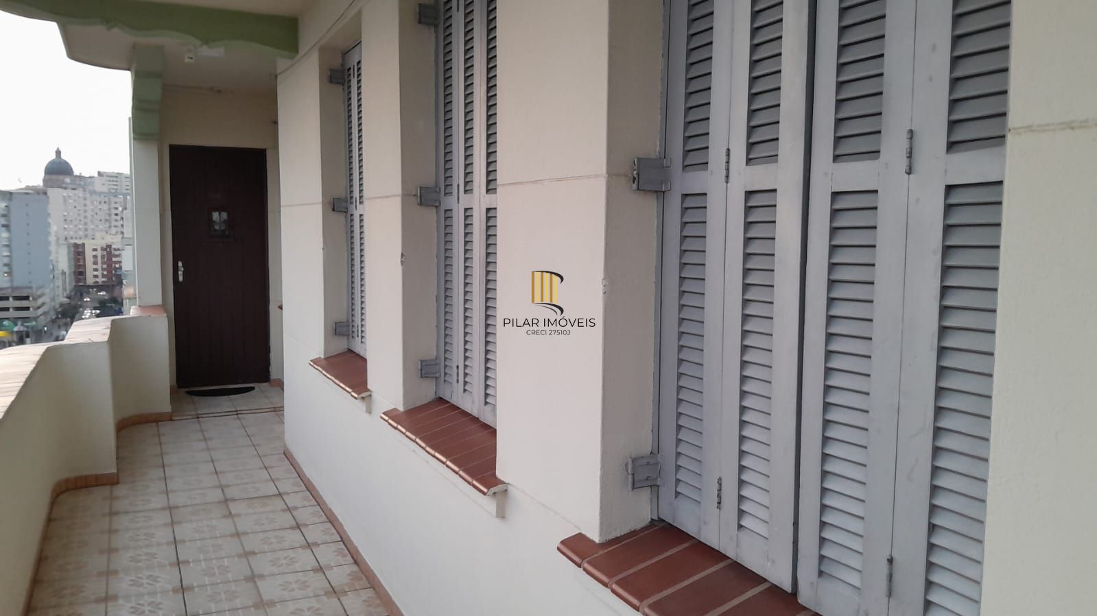Excelente e amplo apartamento 2D desocupado na Cidade Baixa, Porto Alegre, Preço Atrativo.