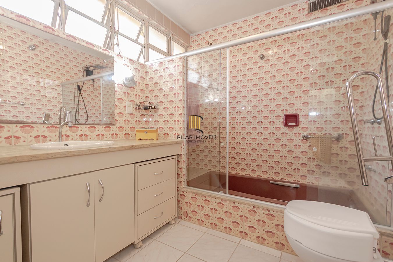 Bela residência,mobiliada e ampla com 222 M2 à venda com EXCLUSIVIDADE !