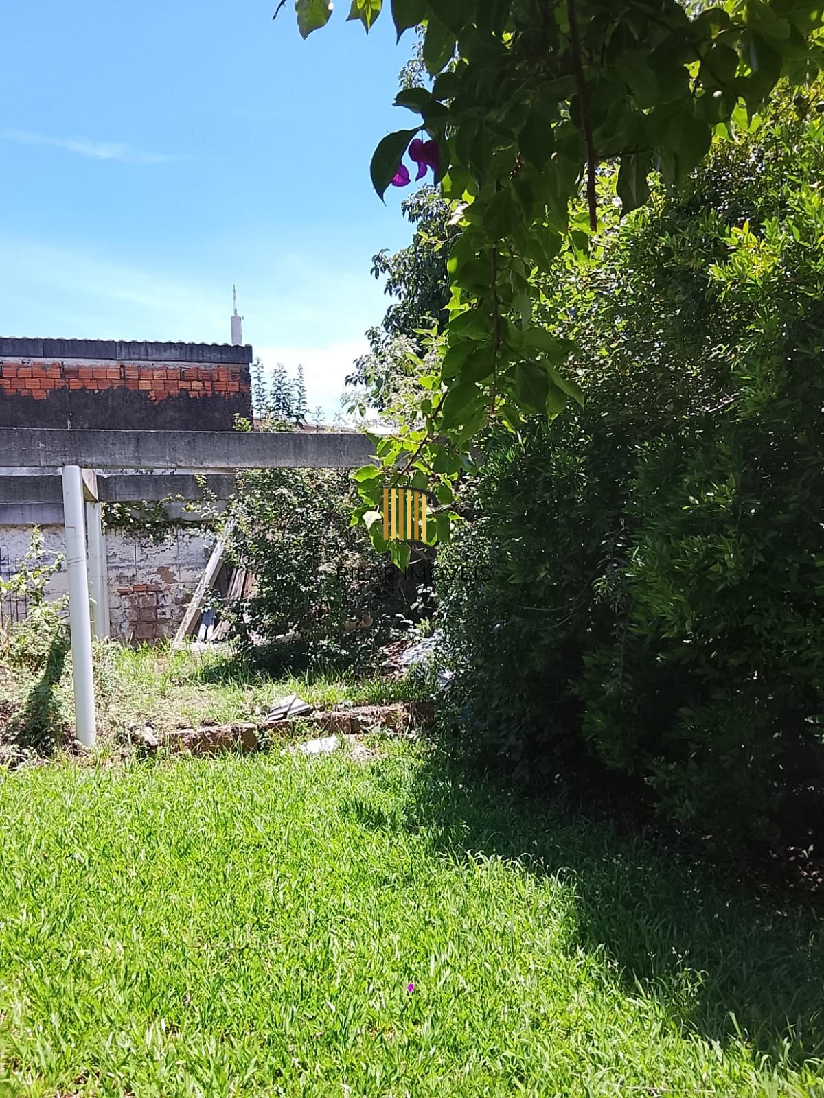 CASA / SOBRADO 5D e 10 vagas 3 Banheiros - Pátio enorme c/ Jacuzi e Pergolado - Living 3 ambientes - Sta Teresa